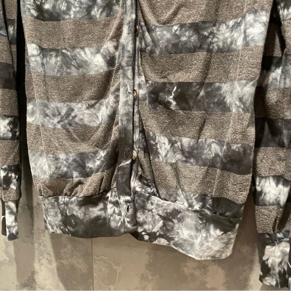 Cardigan - Picture 3 of 6